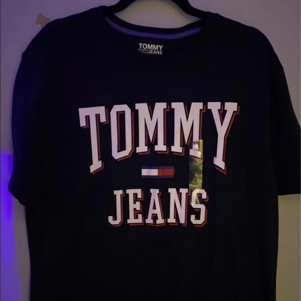 Tommy Hilfiger tee